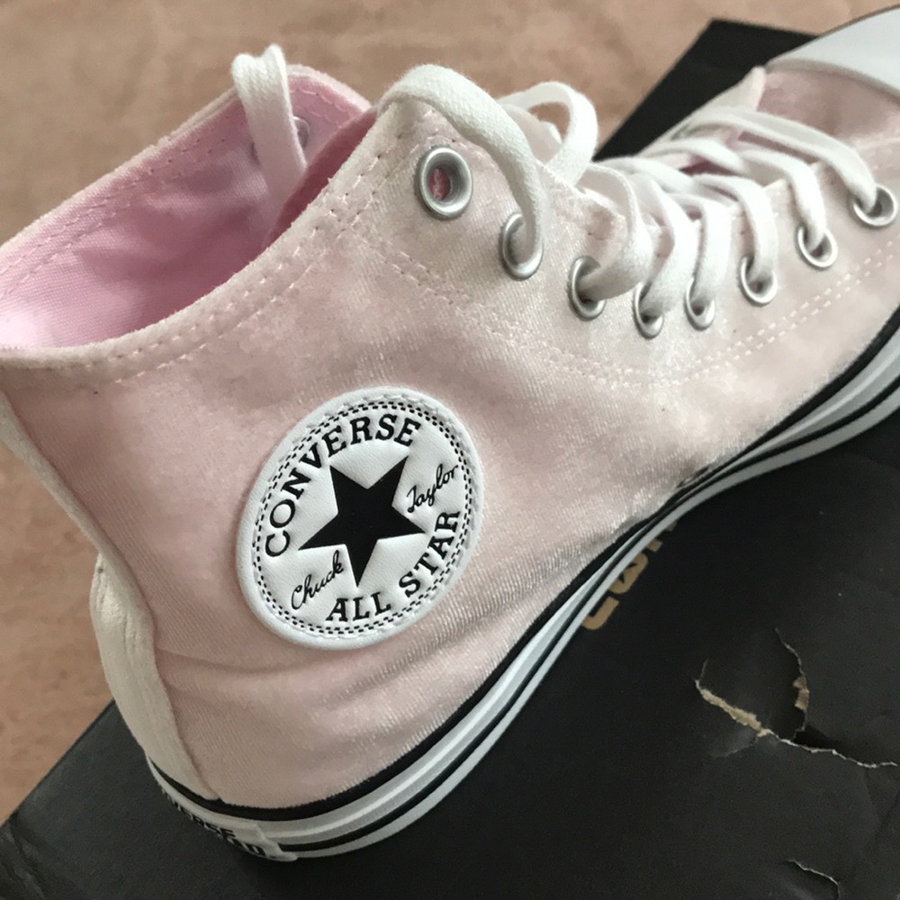 Converse Pink Velvet